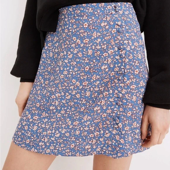 Madewell Porch Side-Button Mini Skirt in Summer Vines - Picture 2 of 7